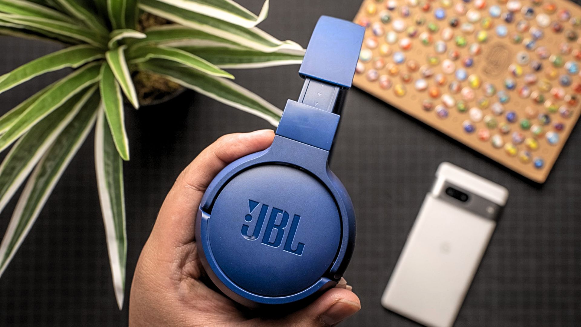 how to connect jbl headphones with phone